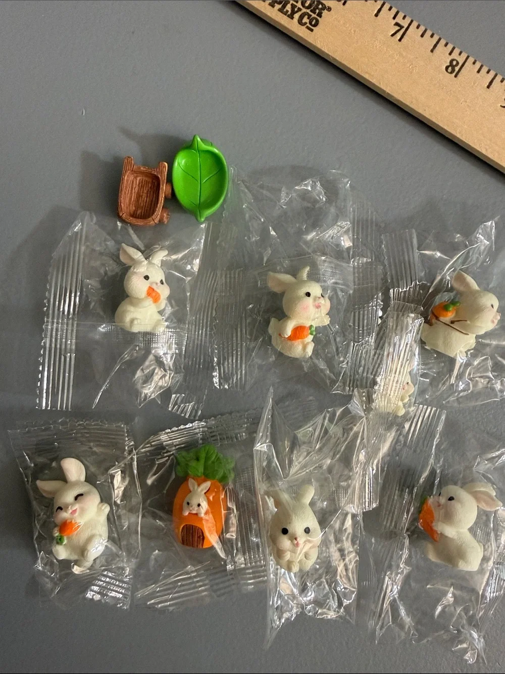 Easter Bunny Decoration 10pcs Mini Rabbit Carrot Ornaments Doll House Artsy Gift